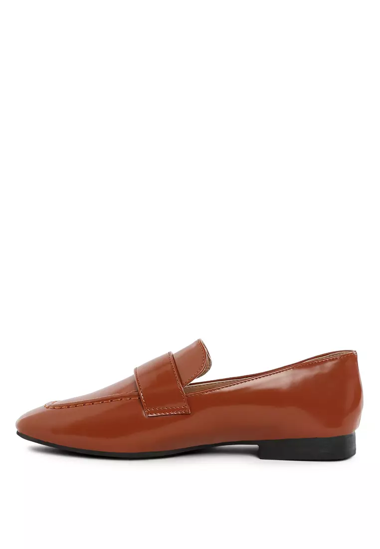 Flat Heel Loafers In Brown