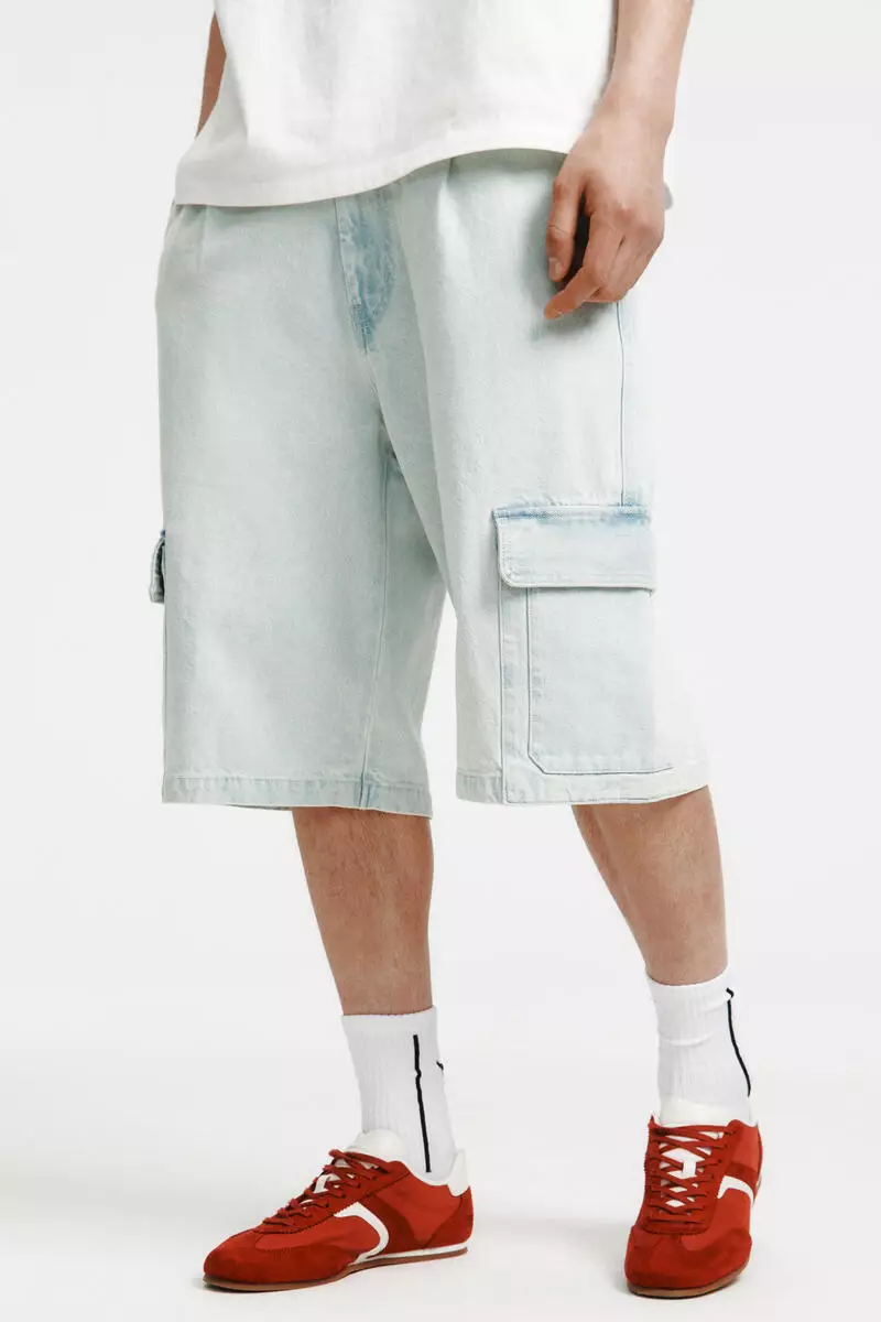 Loose Fit Cargo denim shorts