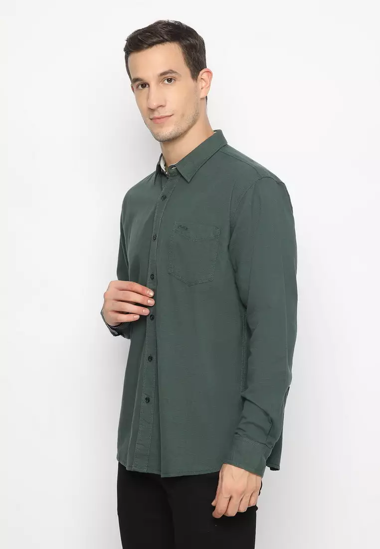 POLICE Kemeja Polos Cotton Slub Hijau Botol Regular Fit Lengan Panjang Pria
