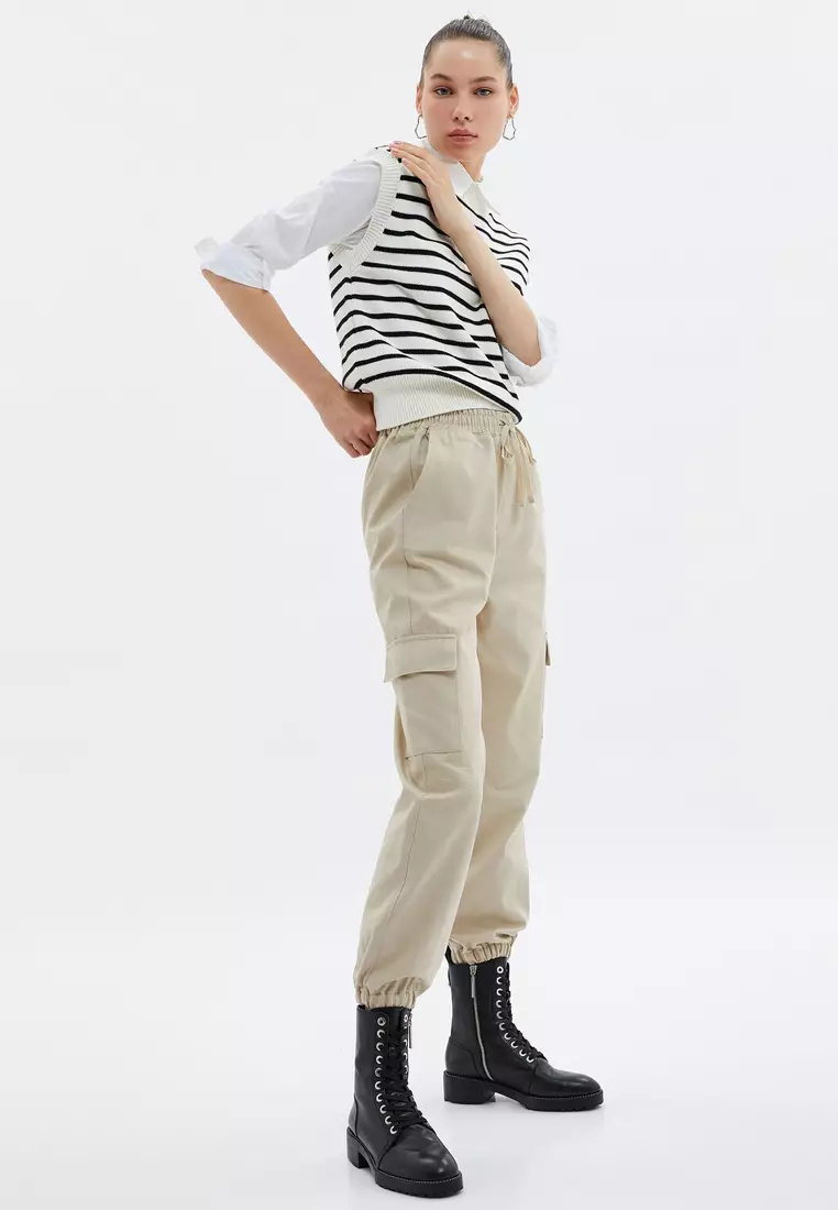 Cropped Cargo Joggers