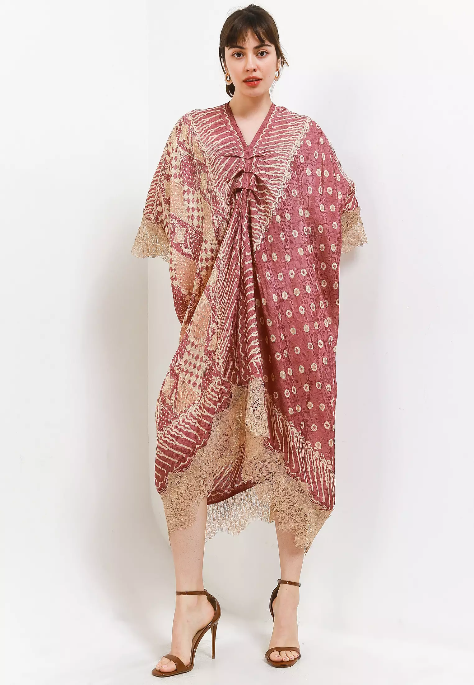Kaftan Bulan Elvina Batik Tulis Viscose-Dusty pink