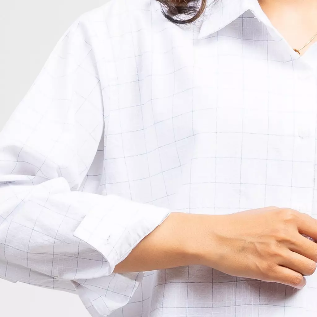 C2 Jaclyn Blue Kemeja Oversize Crop - Boxy Shirt Wanita