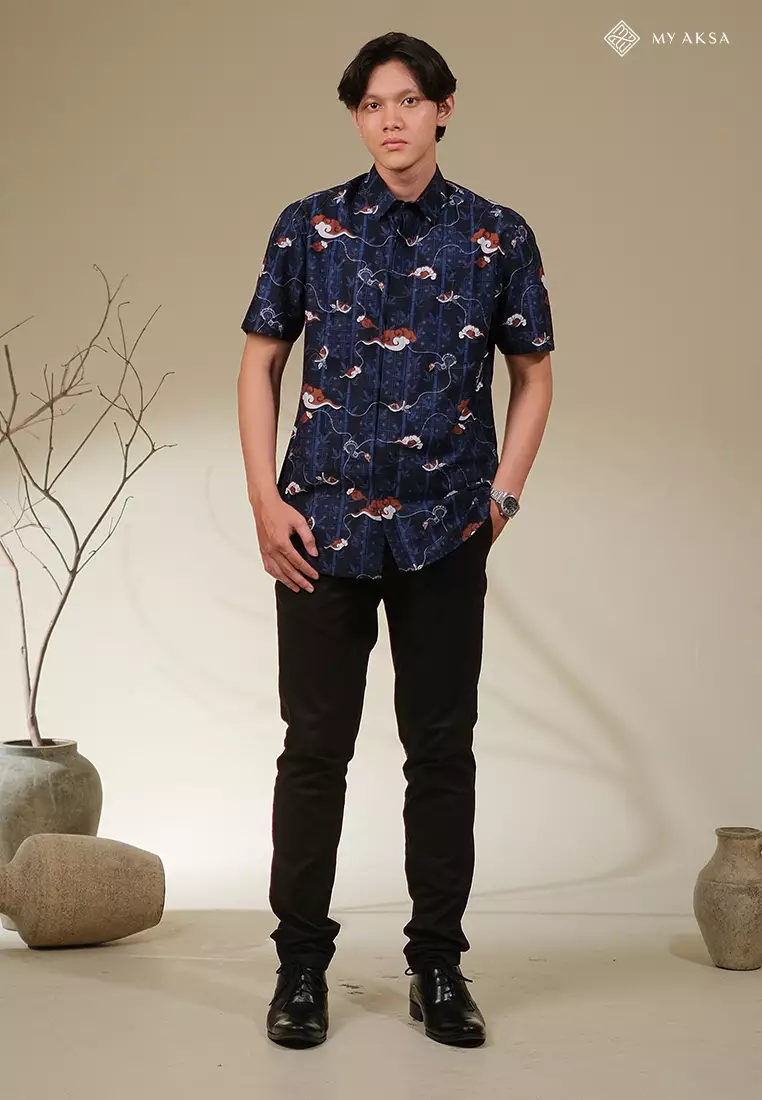 My Aksa Batik  Pria Kemeja Pendek Slimfit Pelana Navy