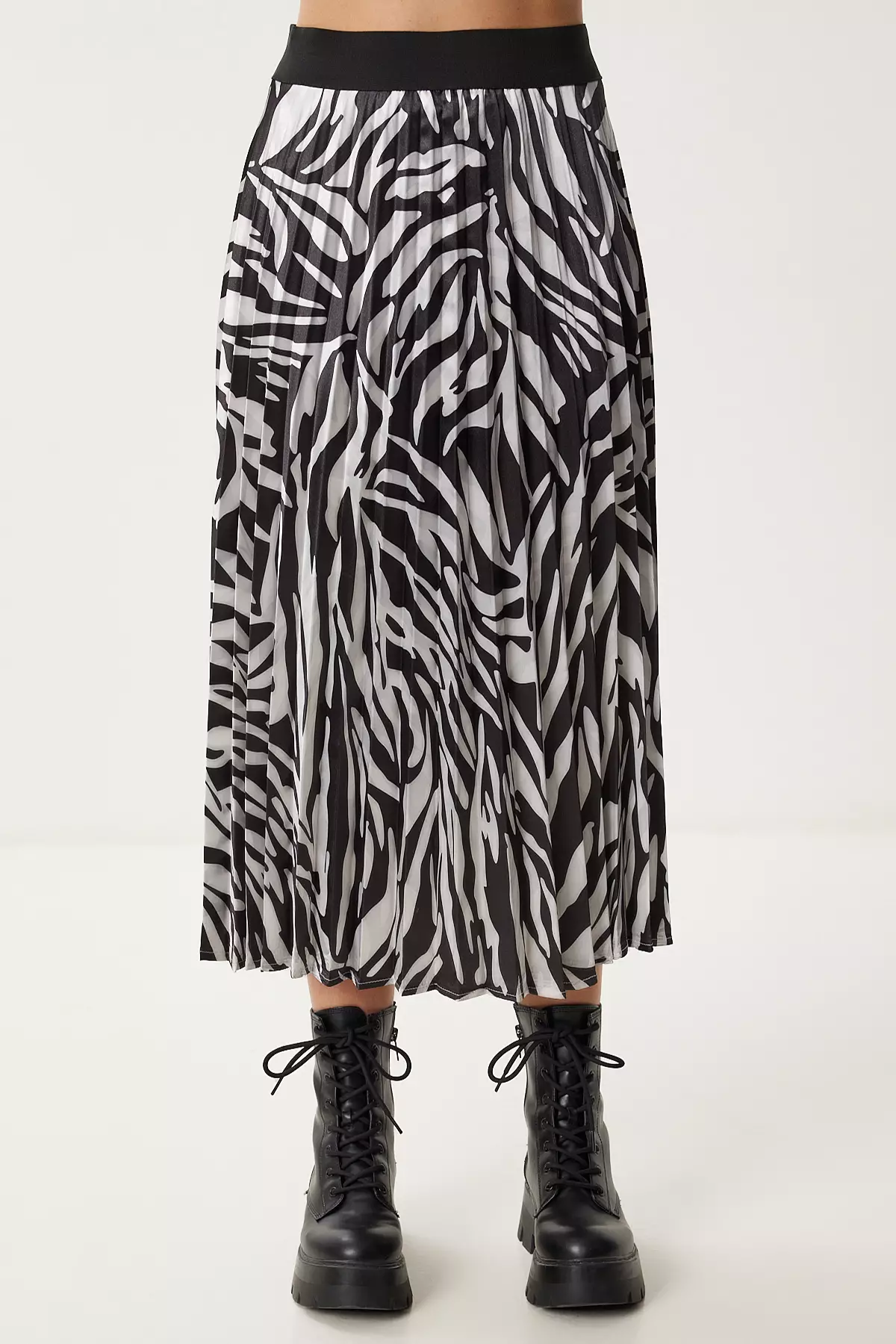 Women's Black Gray Pleated Satin Surface Midi Skirt Pb00055