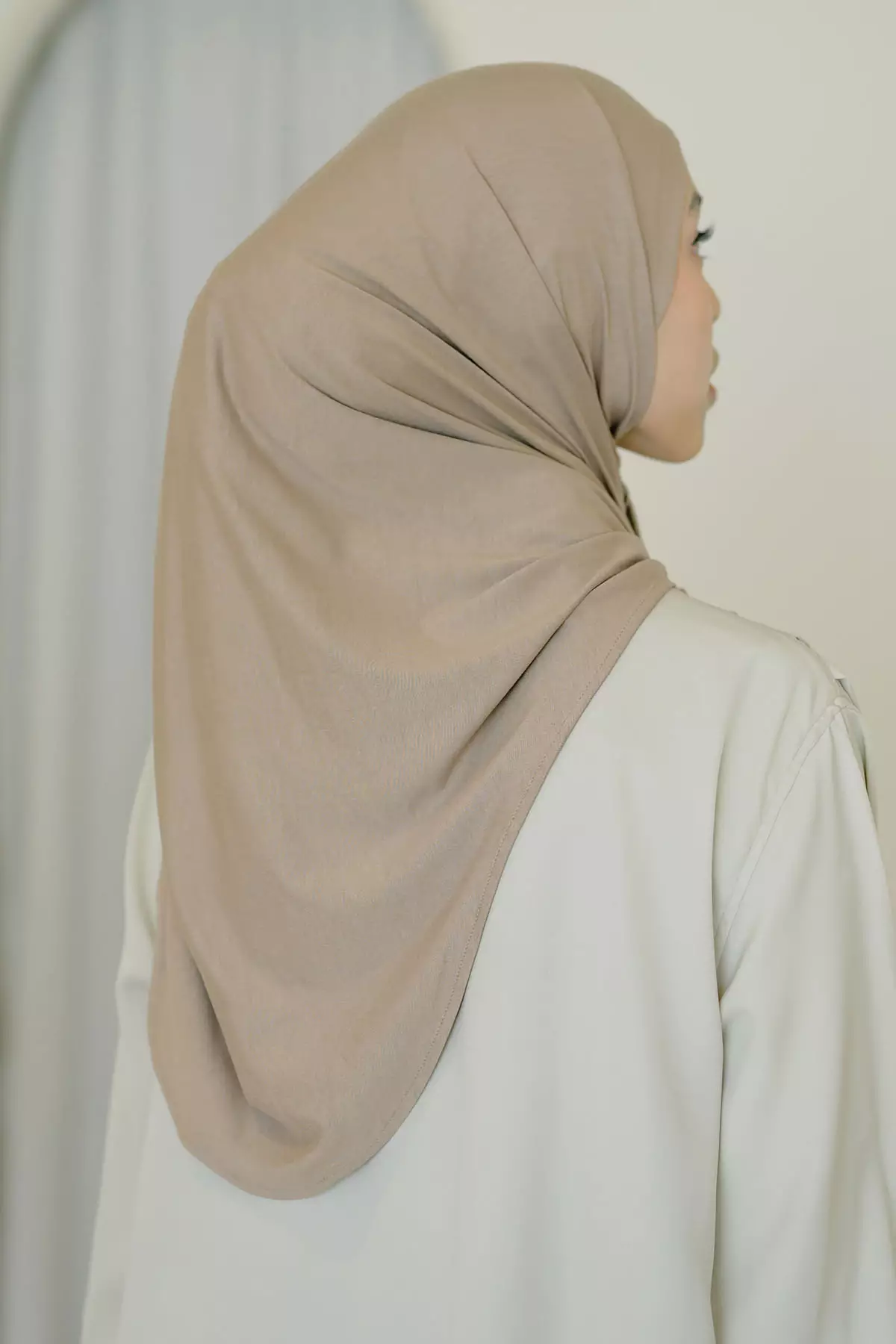 Tana Oval Shawl Taupe