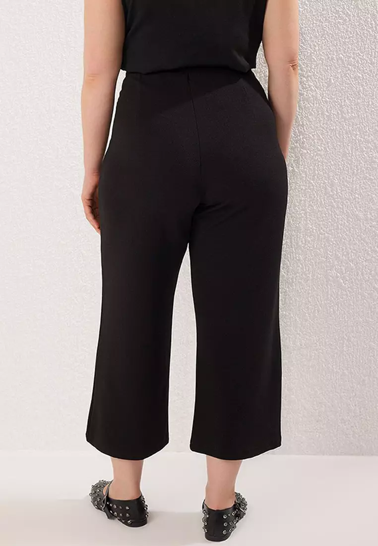Black Culotte Fit Cutout Detail High Waist Knitted Plus Size Trousers TBBSS25AR00041