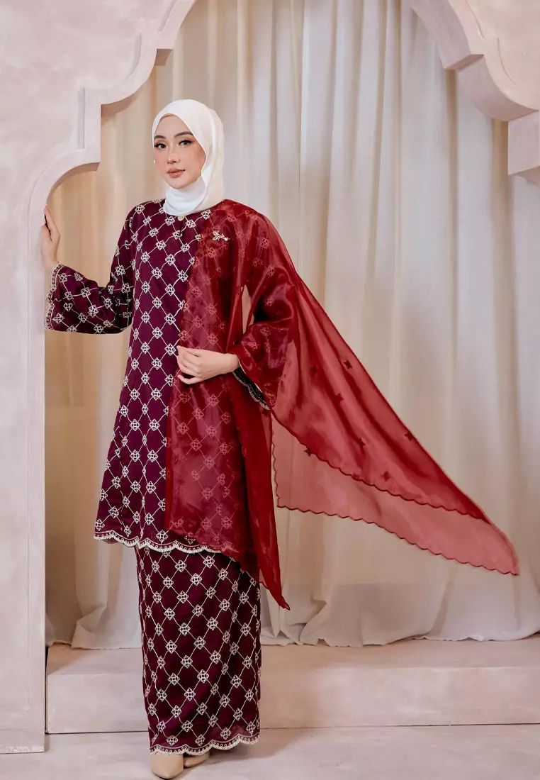 Mahsuri 2.0 Luxe Embroidery Baju Kurung Pahang Kipas Belakang