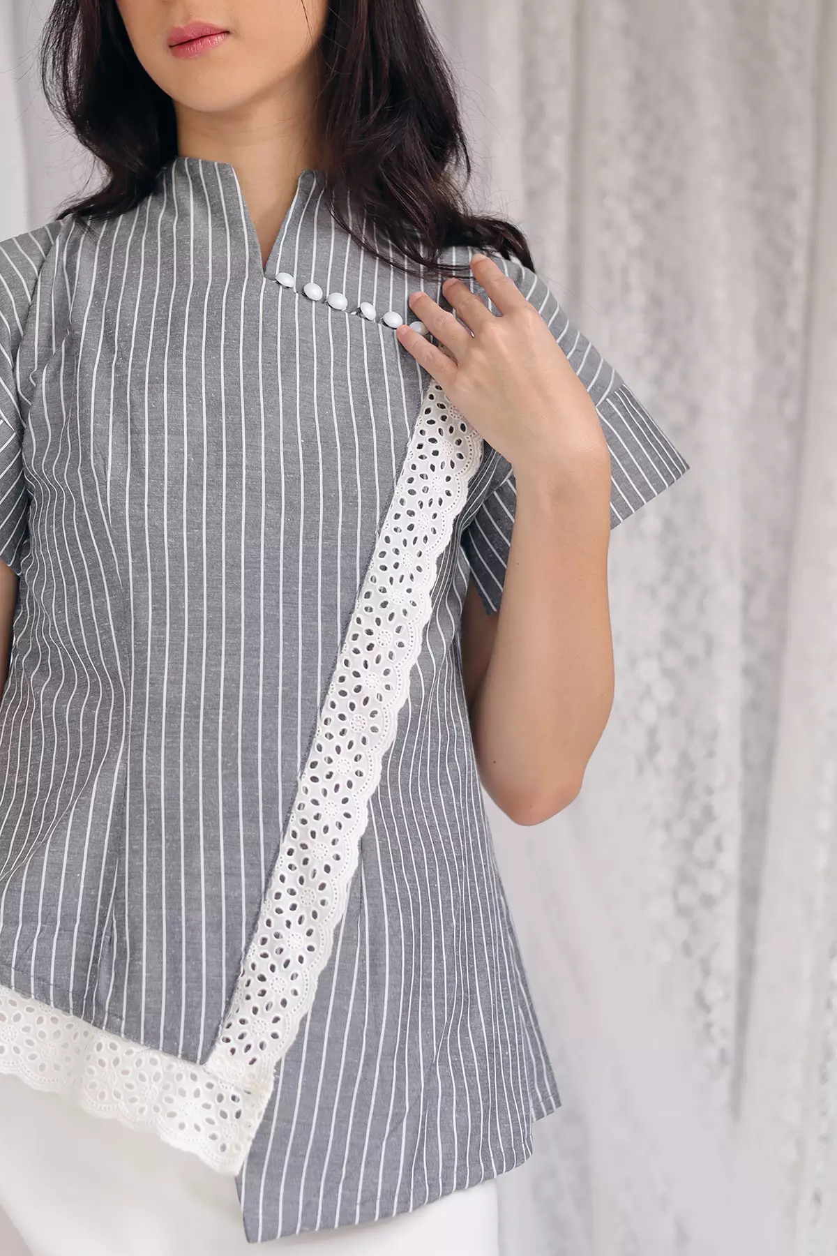 Serodja High Neck Grey Stripes Kebaya Janggan