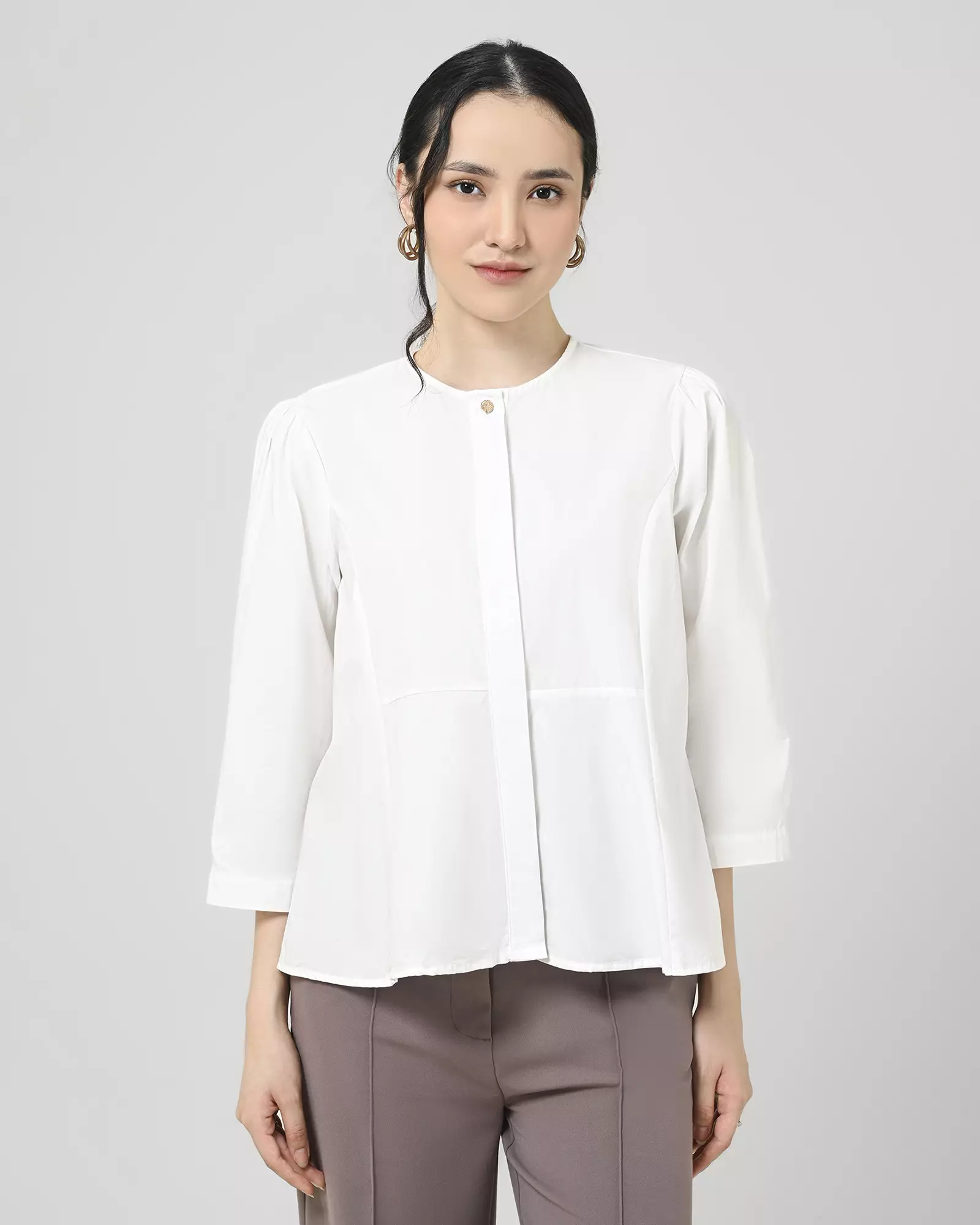 Geulis.id SAIKA BLOUSE - Brokenwhite