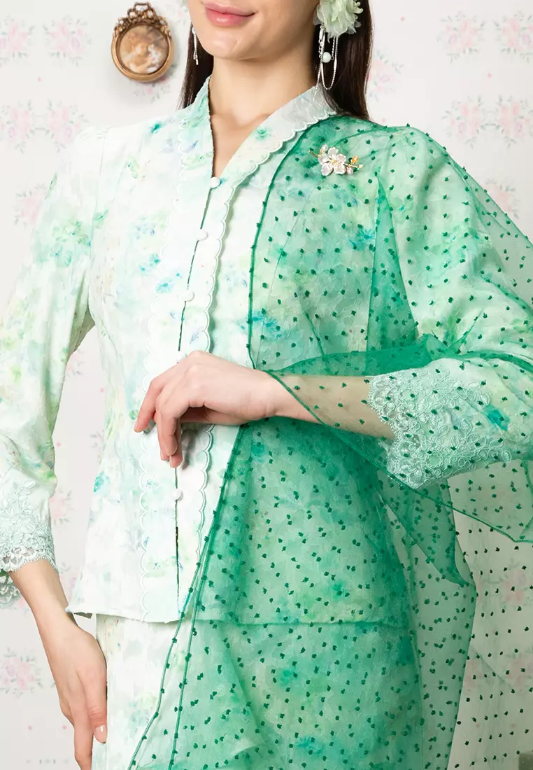 MUNA KEBAYA WITH PRINTED SELENDANG