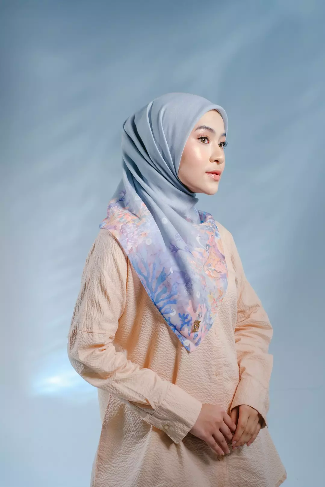 CORALINE  Scarf Oyster Grey - Kerudung Hijab Segiempat Motif With BOX - Bahan Nesla - Ukuran 115x115