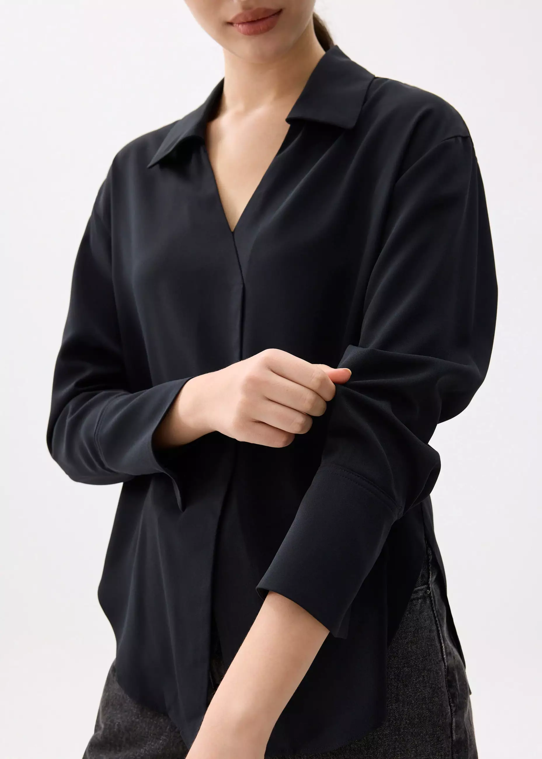 Atasan Wanita - RuchedReady® Ily Notch Collar Blouse