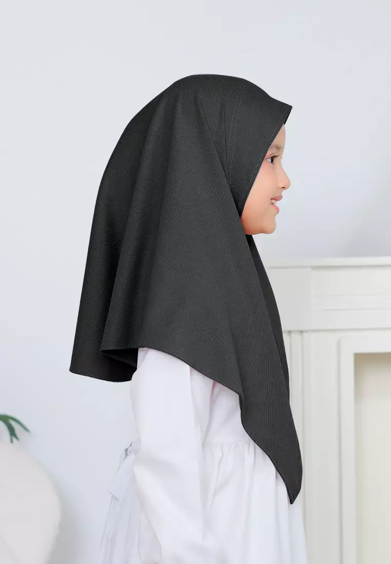 Cotton Bee - Miley Knit Bergo | Hijab Instan Anak - Black