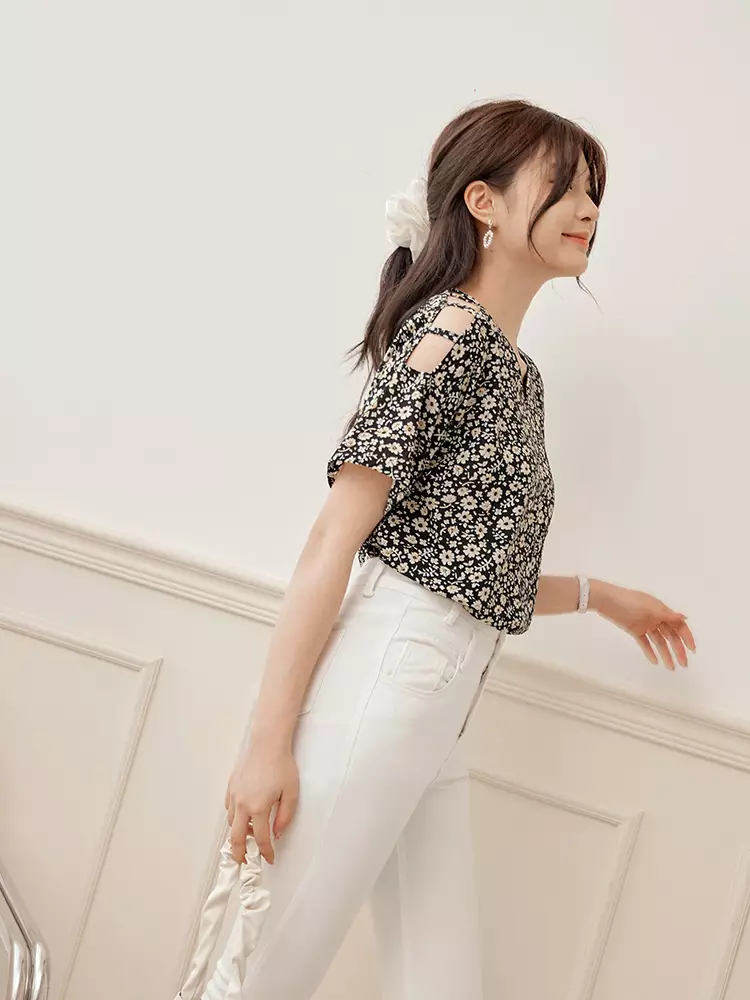 V領浪漫碎花造型袖洞短袖上衣《AB19577》