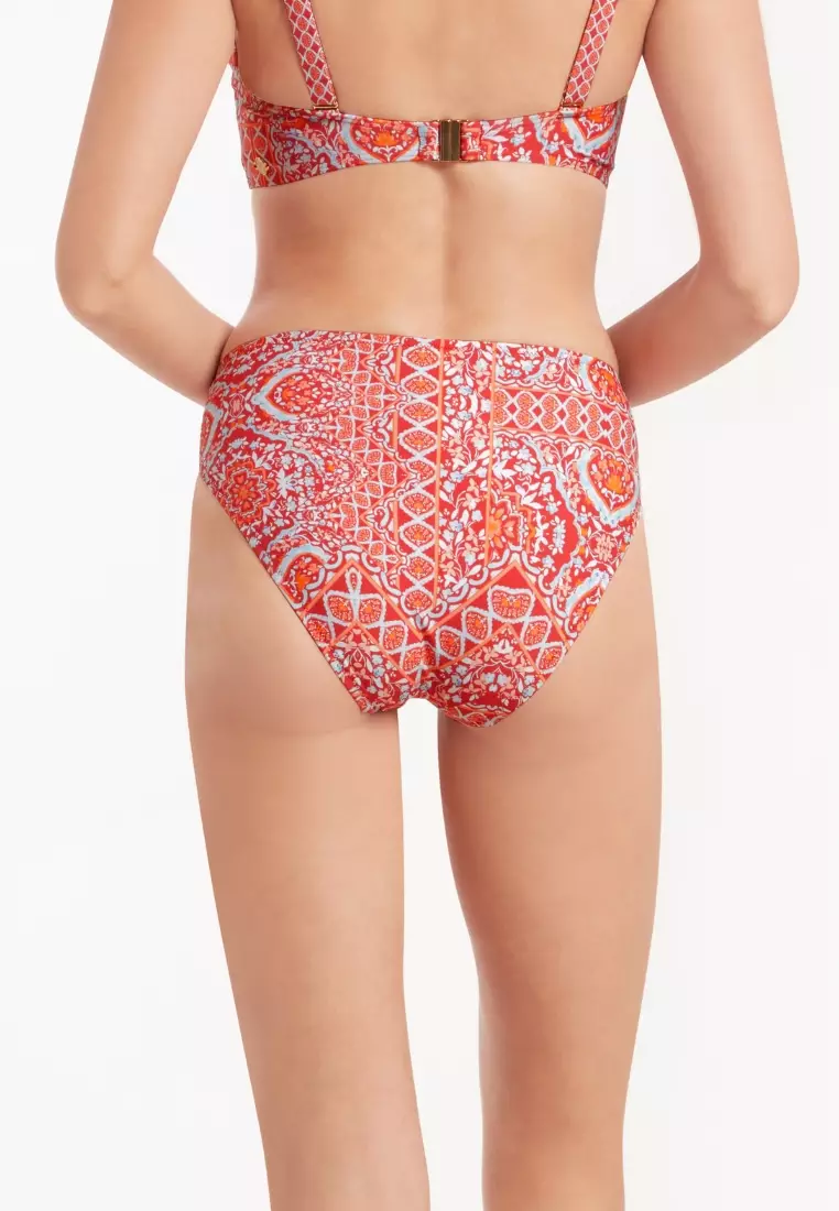 Inner Peace 紅色交叉腰帶經典剪裁泳褲