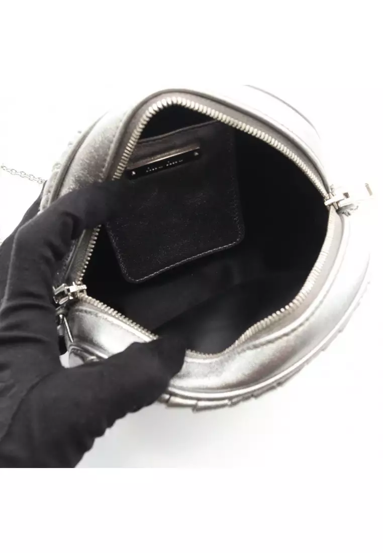 Pre-Loved MIU MIU matelasse Shoulder bag leather Silver