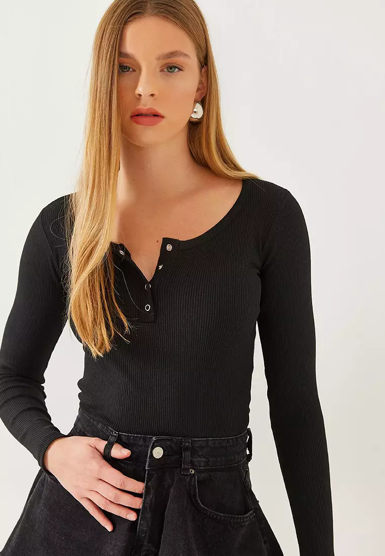 Women's Snap Camisole Blouse 2436 60351045