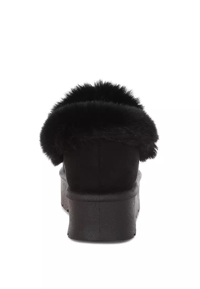 Charm Detail Slip On Snow Boots In Black