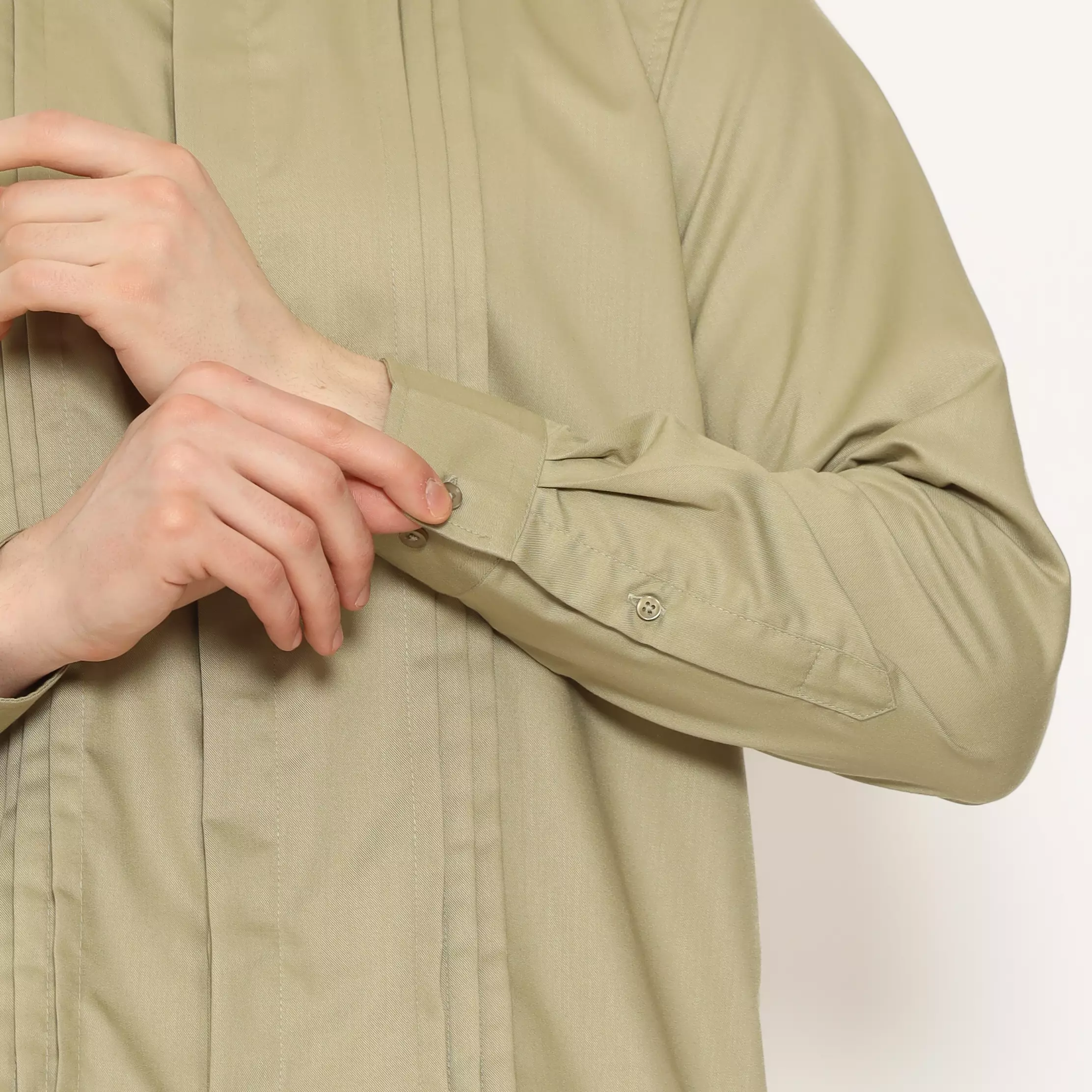 LAWELL BALLEY-L Baju Koko Pria Lengan Panjang Regular Fit Tekstur Halus Warna Sage Green