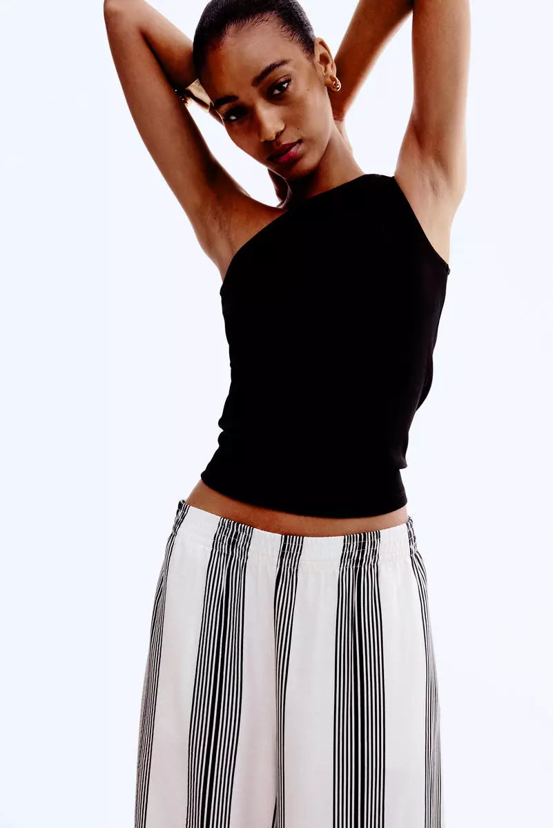 Wide pull-on trousers