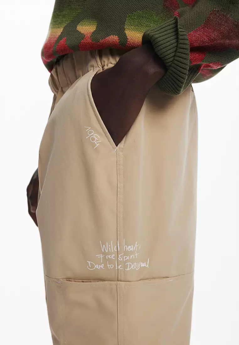 Adjustable cargo pants