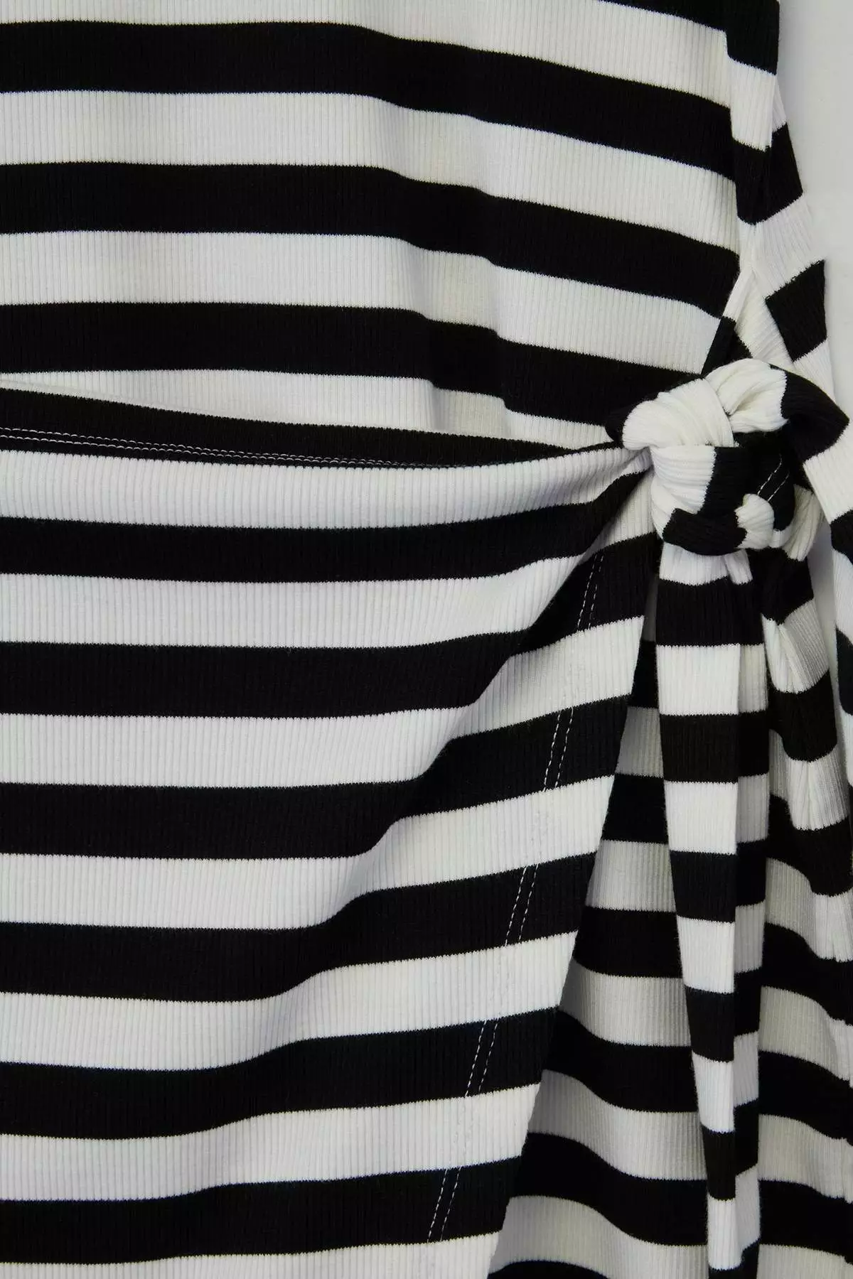 Black-White Striped Front Tie Detail Mini Knitted Plus Size Dress Tbbss26Ah00211