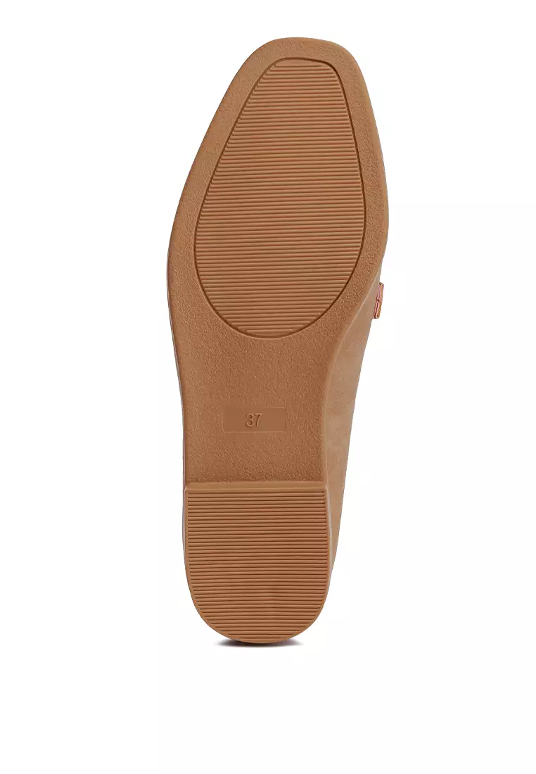 Horsebit Detail Flat Loafers in Beige