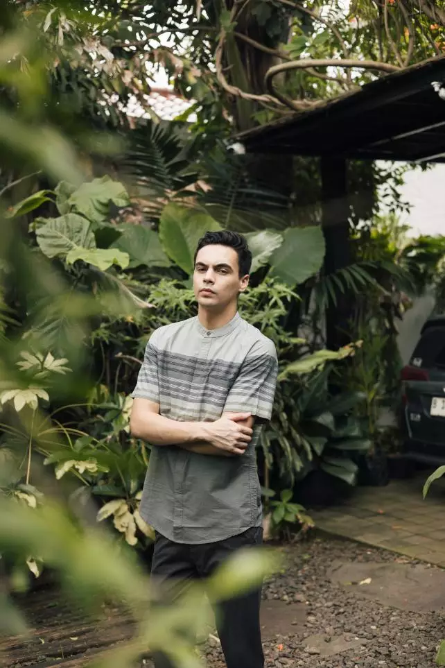 POLICE Kemeja Koko Border Krah Shanghai Abu Hijau Regular Fit Pria