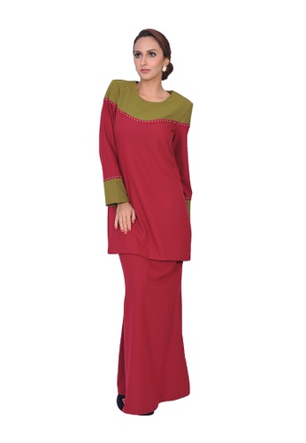 Buy Gulatis Baju Kurung Shanaz from AALIA in Red only 158