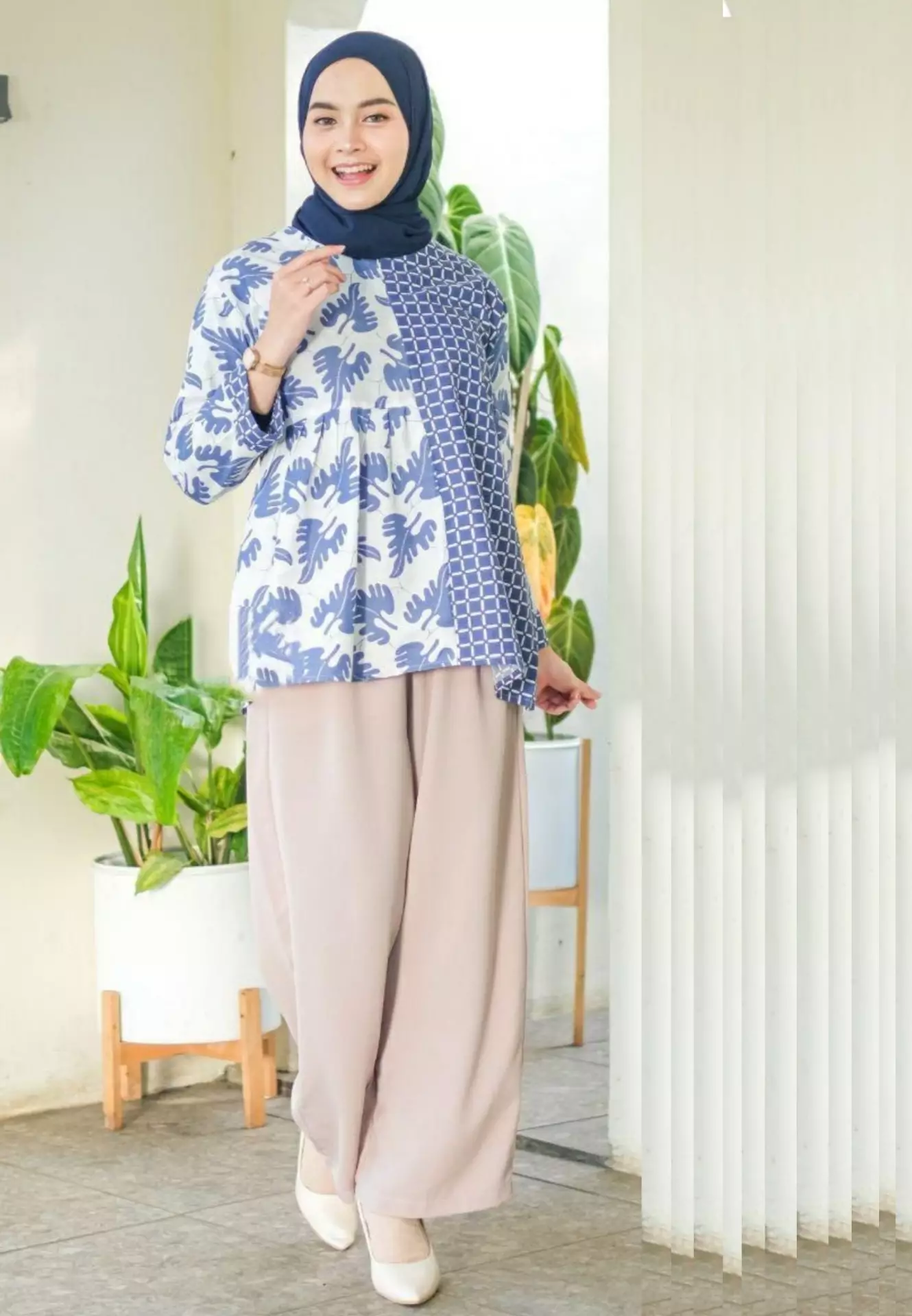 Kumala Navy Blouse Batik Premium Elegant SD