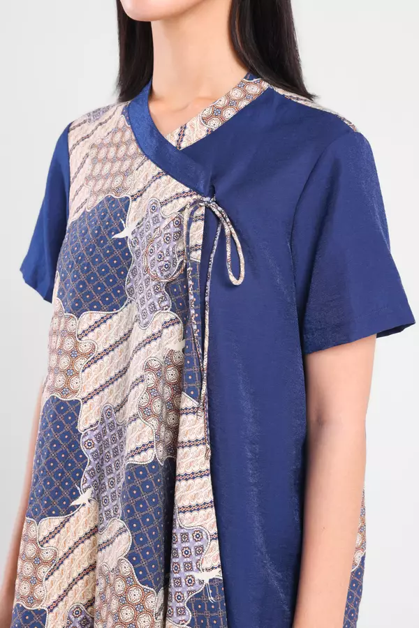 Minimal - Rumi - Blouse Batik Parang - Blue Colour Blue