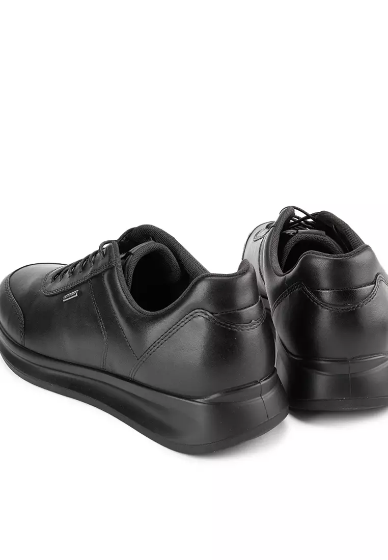 Oswald Lace Up