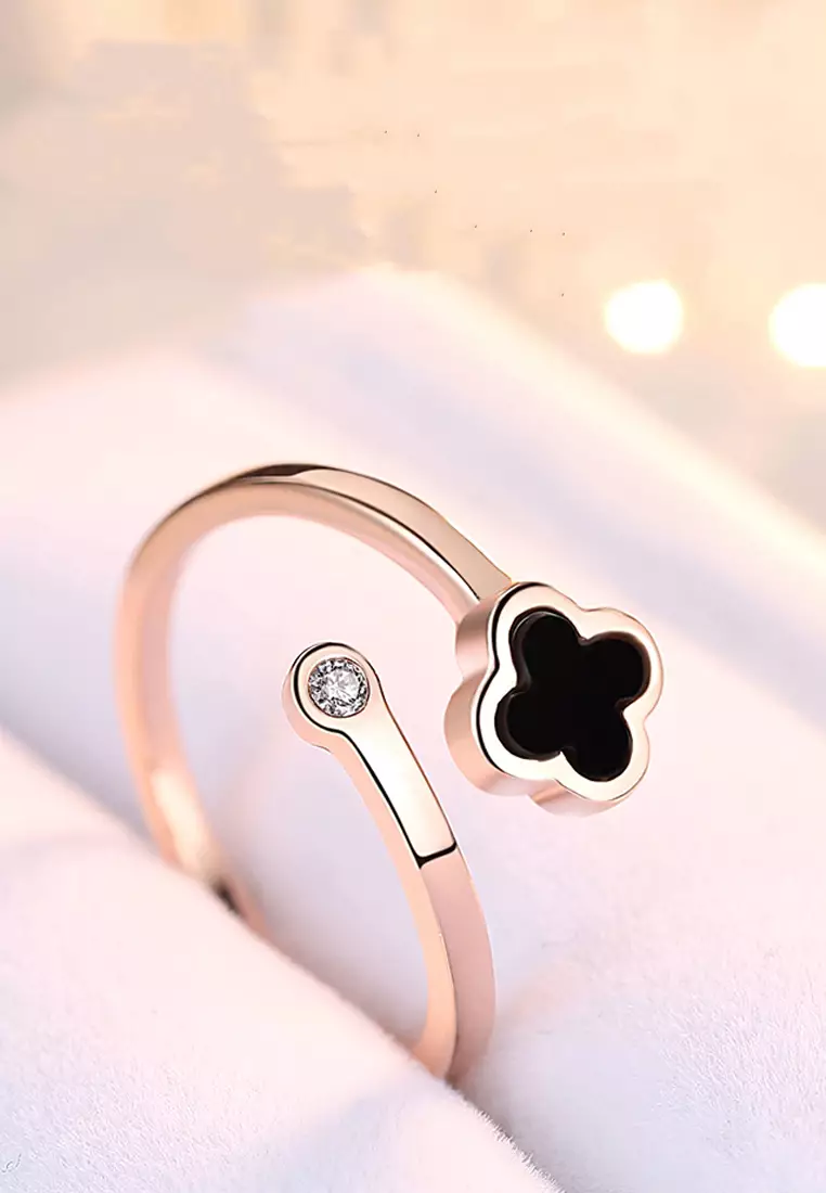 Adele Four Leaf Clover Adjustable Ring in Black
