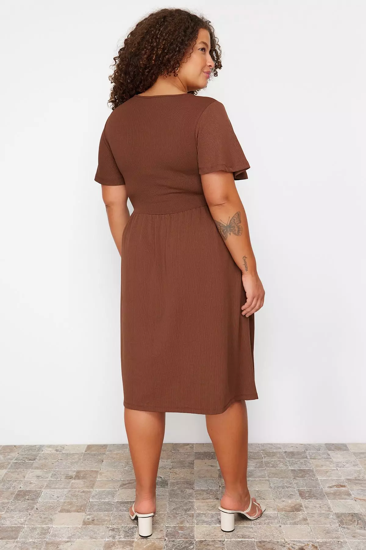 Plus Size Scoop Neck Midi Dress