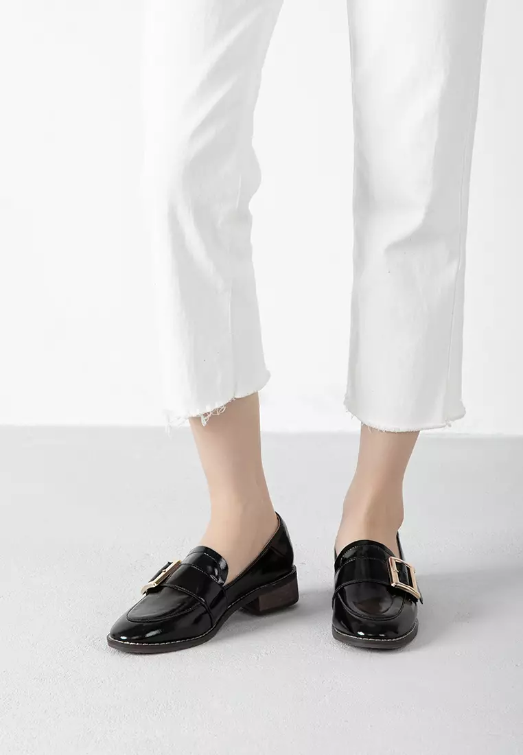 Buckle Strap Glossy Leather Loafers TH128-8