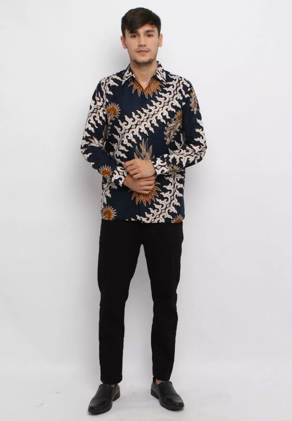 Salya Navy Kemeja Batik Pria Premium Slimfit Modern Lengan Panjang