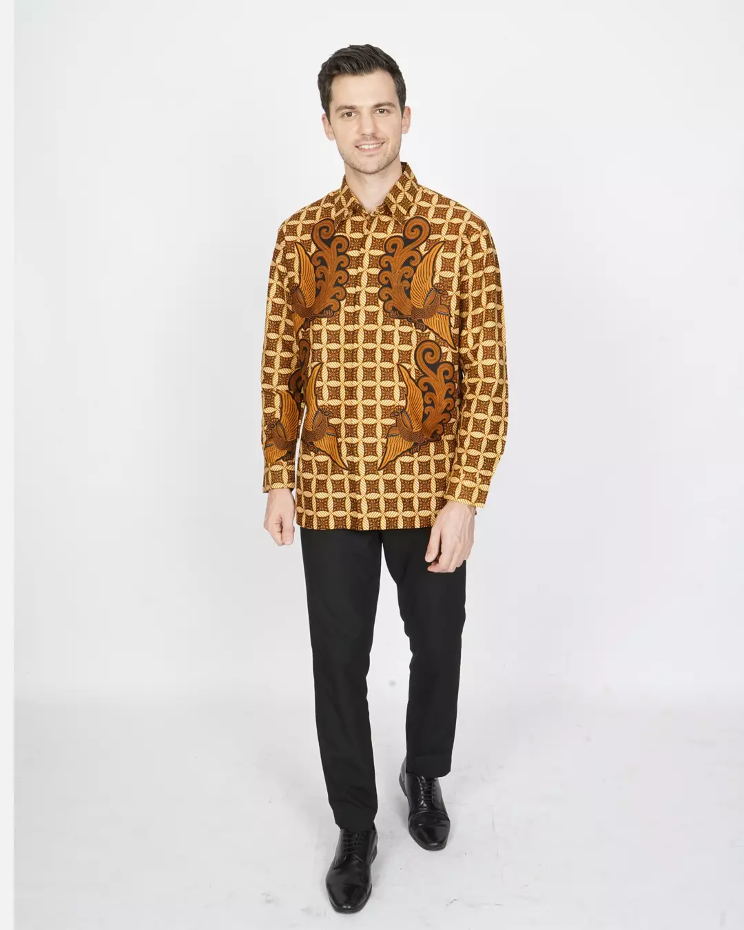 Kemeja Batik Lengan Panjang Motif Kawung Merak Kembar