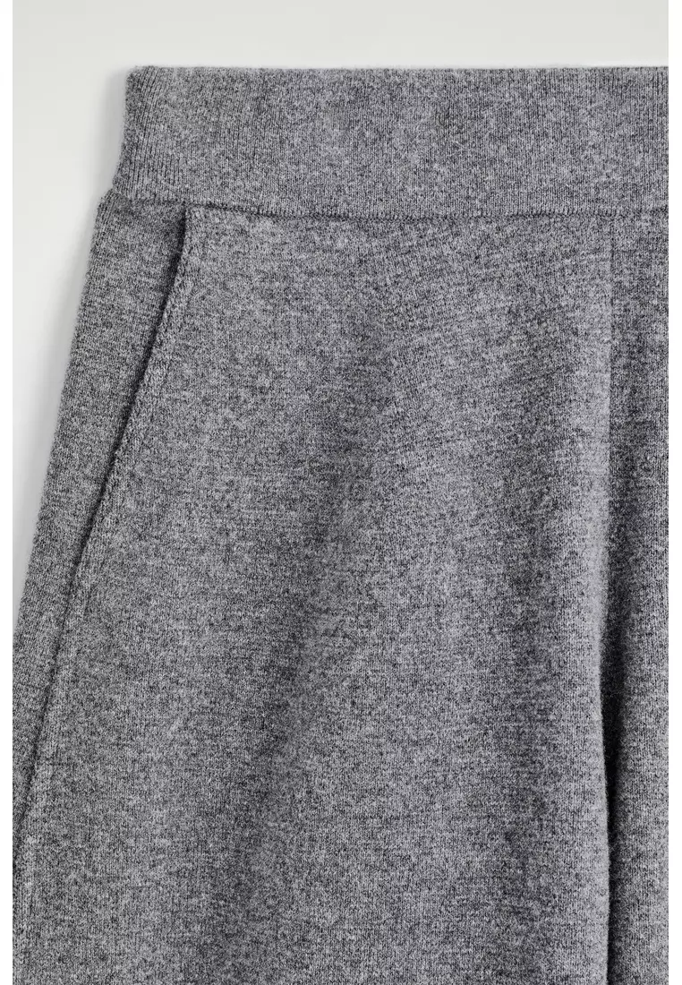 MERINO WOOL BARREL-LEG TROUSERS