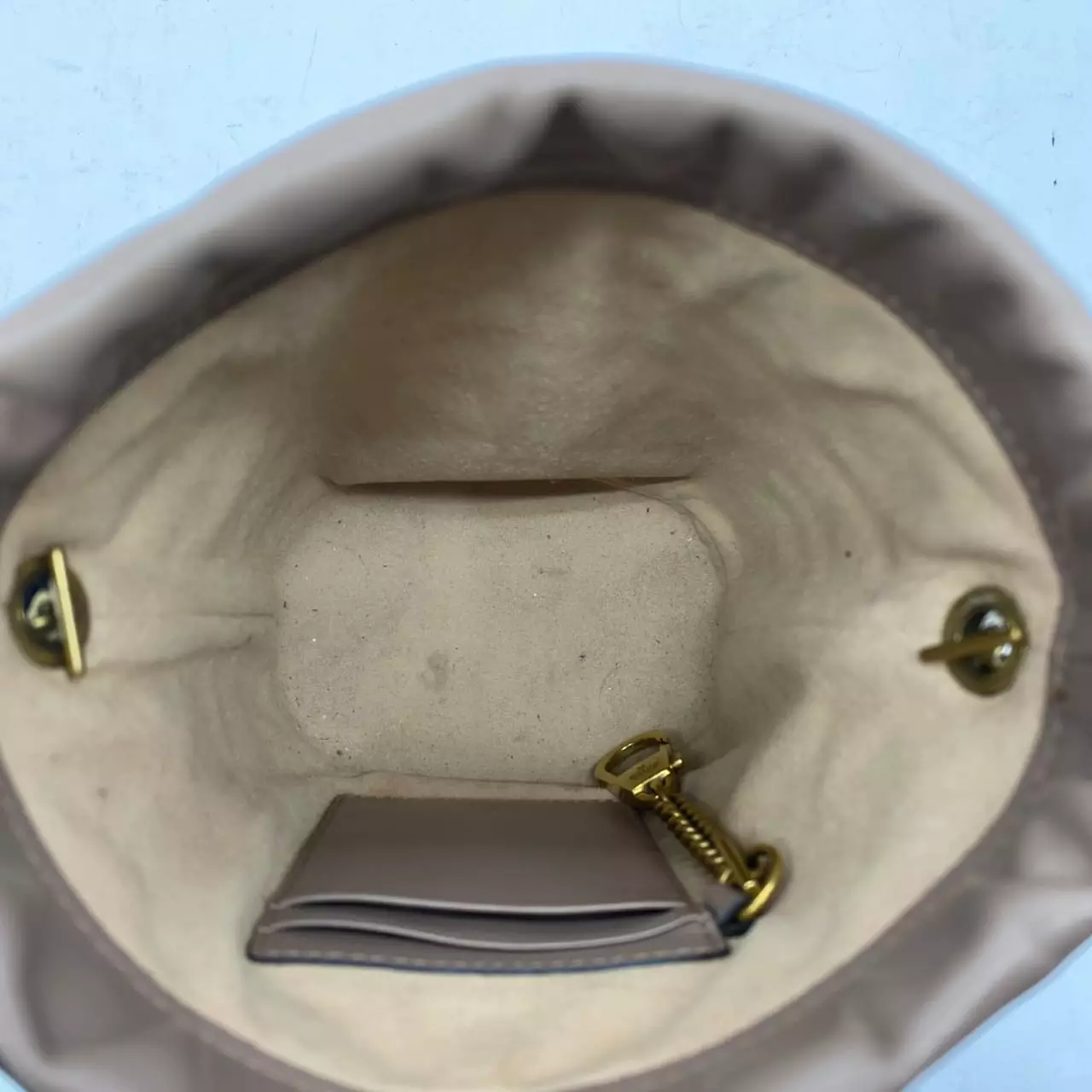 Pre-loved Gucci Marmont Bucket Nude GHW