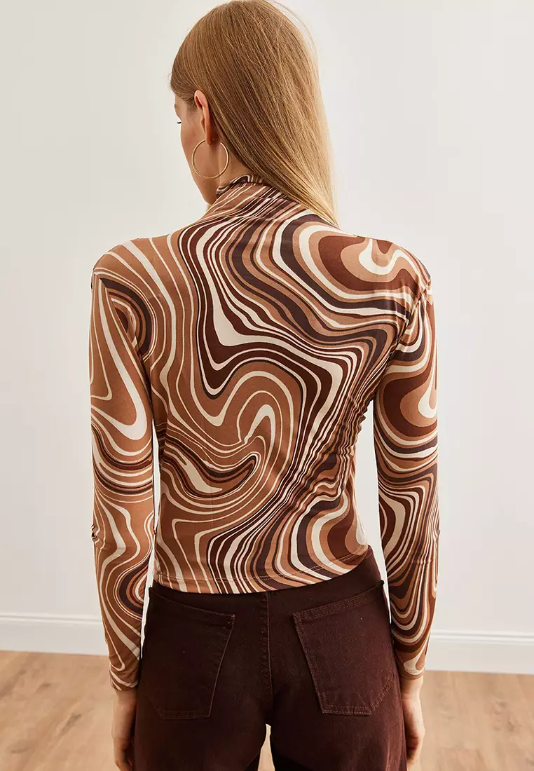 Drape Detailed Flowy Stylish Blouse