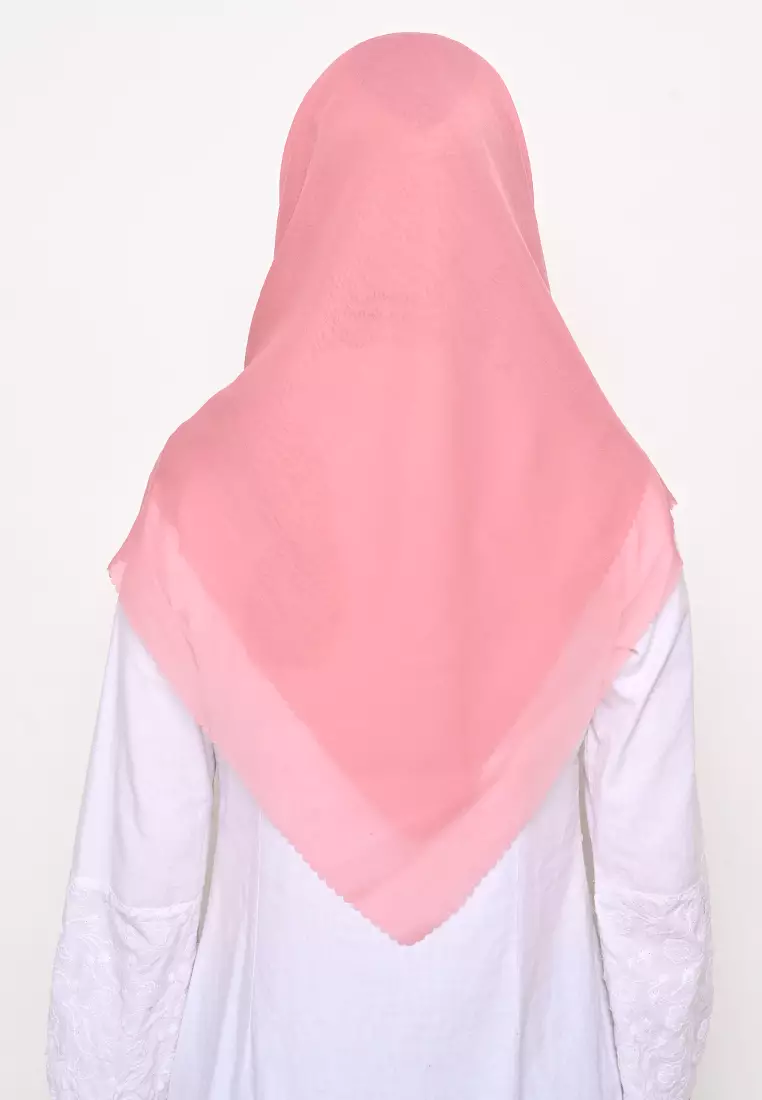 Hijab Segi Empat Voal Anabela Lasercut Dusty Pink