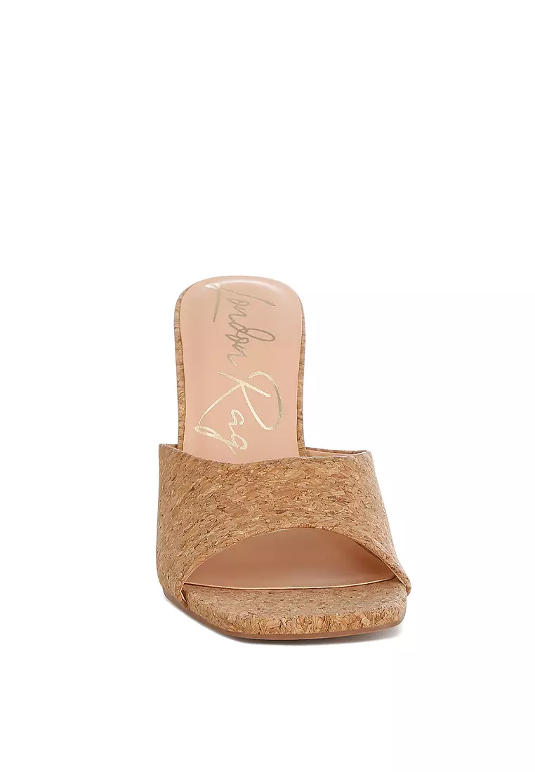 Sandal Wedge Gabus dalam Warna Alami