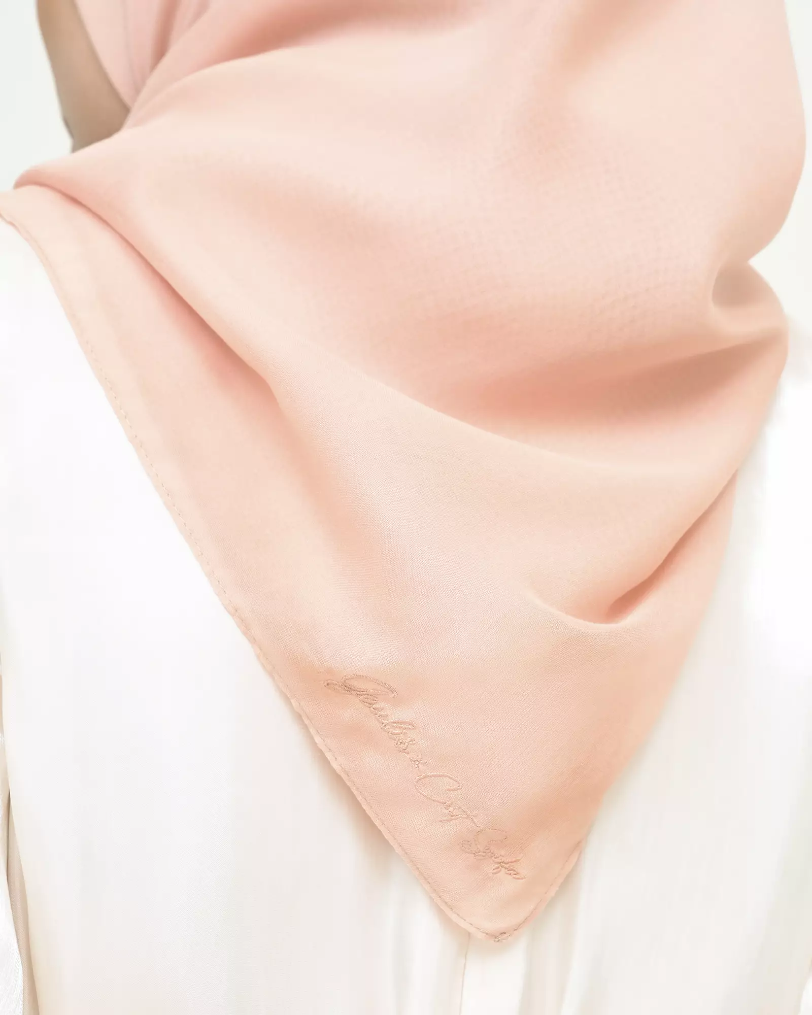 Geulis.id x Cut Syifa / SYIFA PARIS PREMIUM / HIJAB POLOS / PEACH