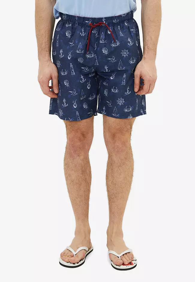 Mens knee outlet length shorts