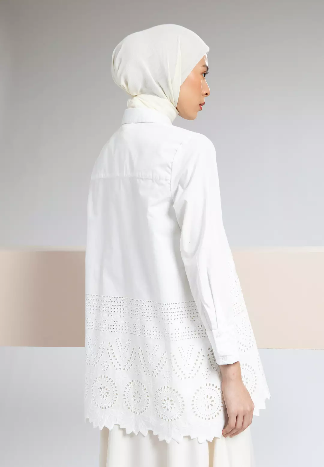 HijabChic Lacelle Top - Atasan Embroidery Putih Motif Geometris dan Floral