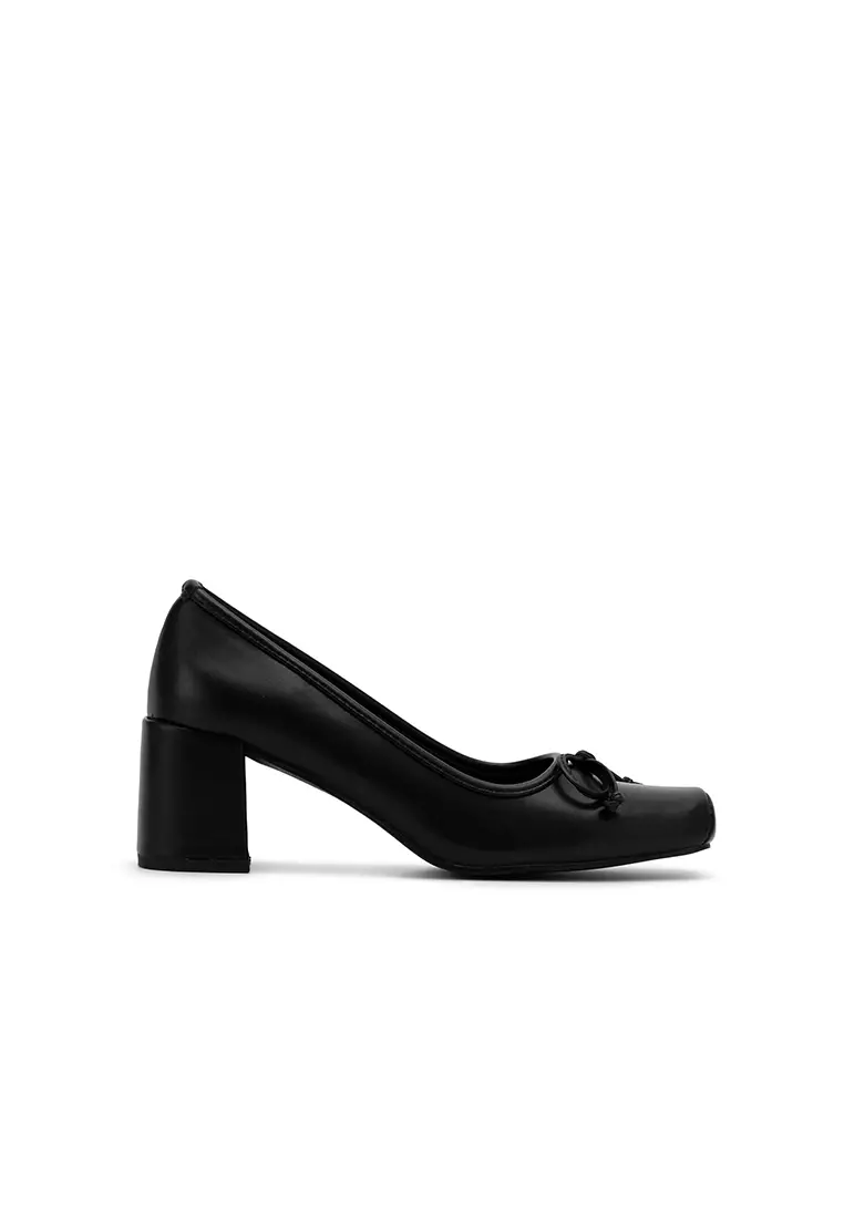 Heeled ballet pumps 2025