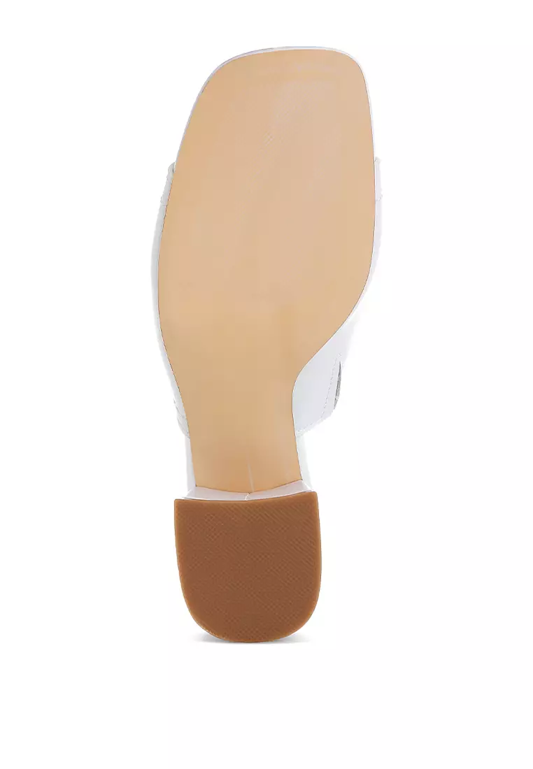 Sepatu hak kulit lembut slip-on putih