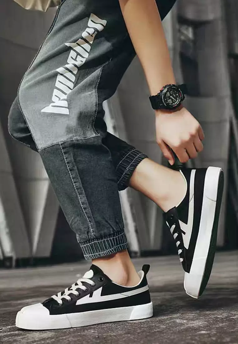 Casual sales canvas shoes