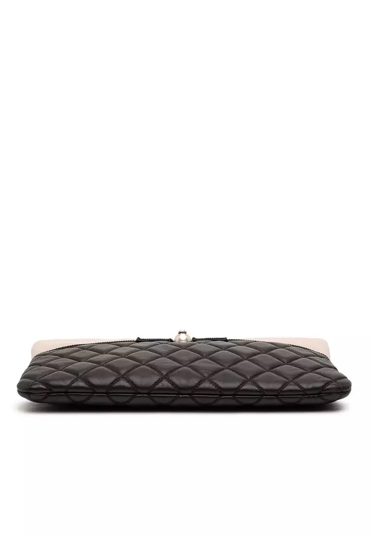 Pre-Loved Chanel Medium Quilted Lambskin And Calfskin Pearl O Case Clutch