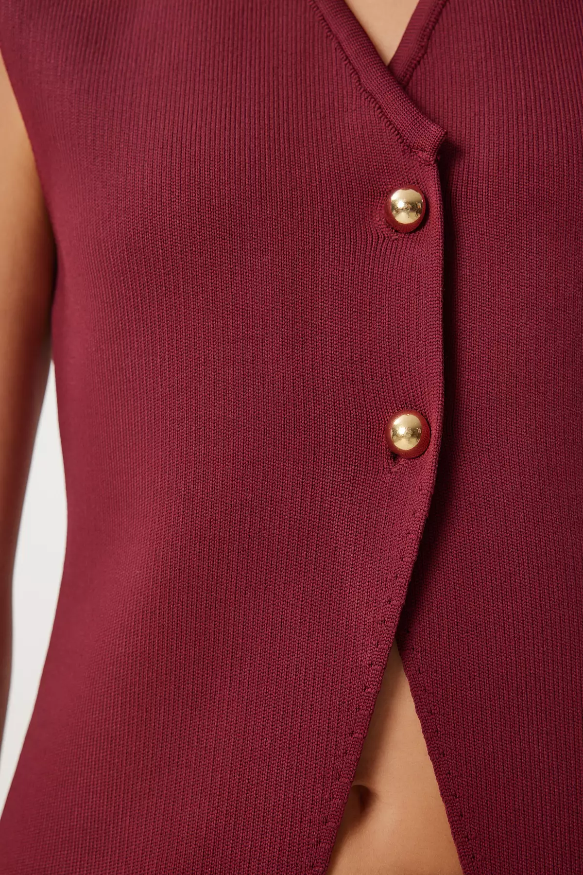 Women'S Burgundy V-Neck Stylish Buttoned Knitwear Vest Us00943